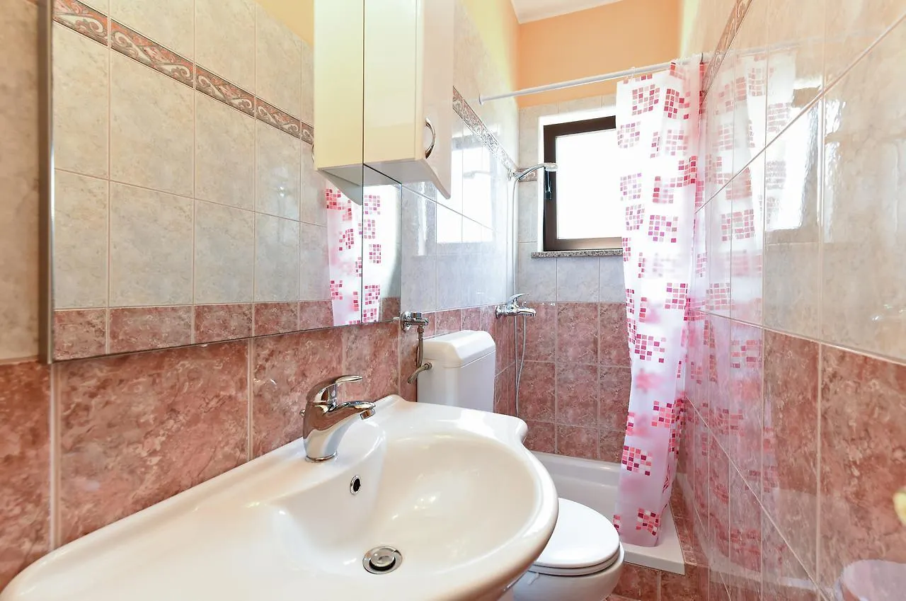 Apartment Ivana 1664 Kaštelir