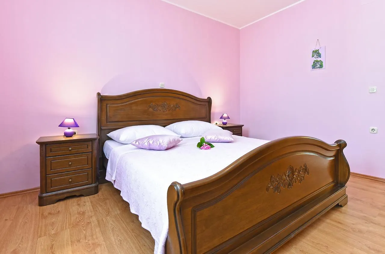 Apartment Ivana 1664 Kaštelir