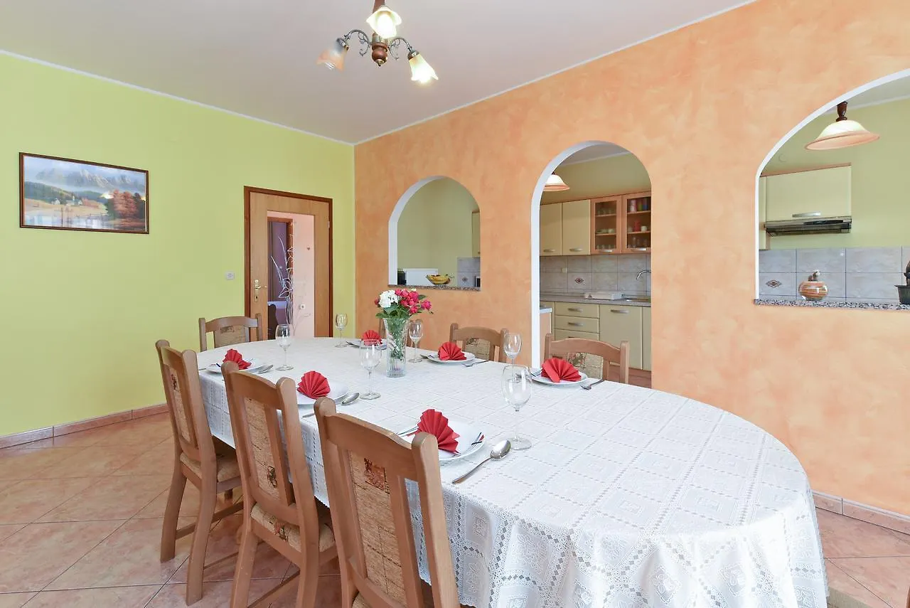Apartment Ivana 1664 Kaštelir Kroatien