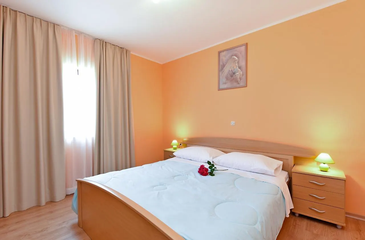 Apartment Ivana 1664 Kaštelir