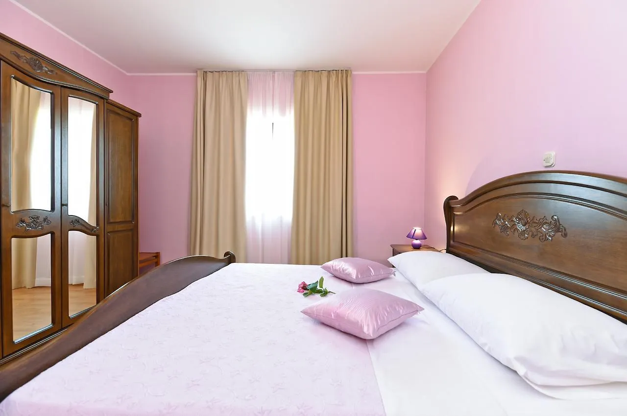 Apartment Ivana 1664 Kaštelir